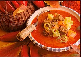 Karácsonyi receptek: zöldfűszeres csirkegulyás