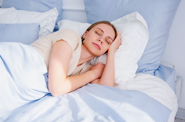 Jobb vagy bal? Ezen az oldalán érdemes aludnia