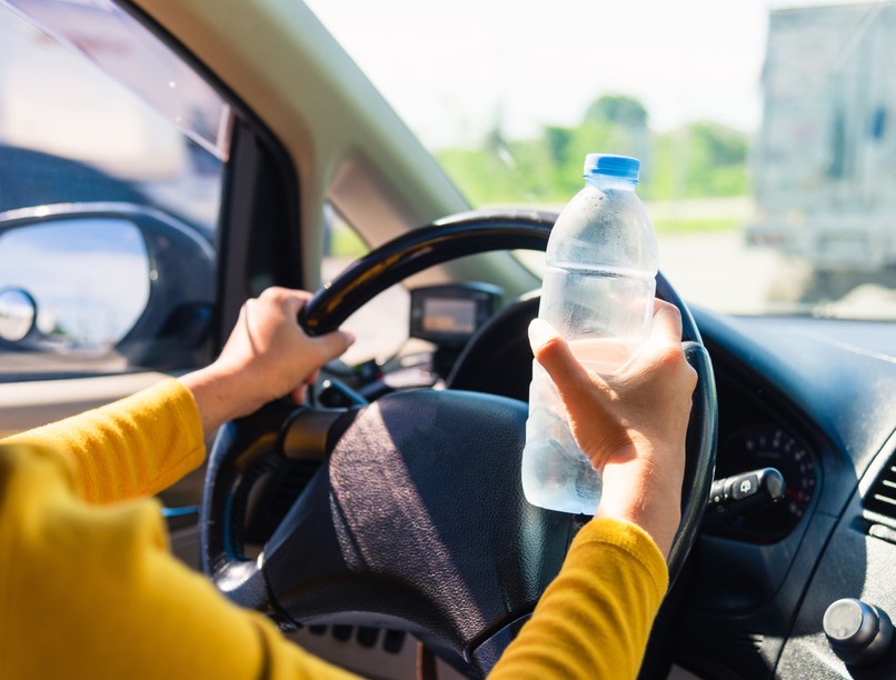 PET palack kocsi otthagy