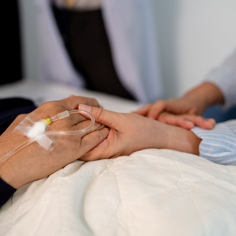 Édesapámat hazaküldték a kórházból, végstádiumban van - tudunk-e még bármit segíteni az állapotán? Az orvos válaszol című cikk nyitóképe