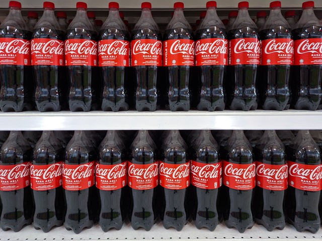 A Coca-Cola kénytelen meghajolni a fogyasztók akarata előtt