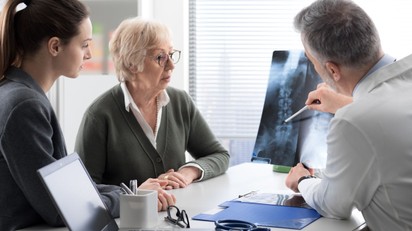 Mit lehet tenni a csontritkulás ellen, ha már kialakulóban van? 7 apró szokás, amivel megőrizheti csontjai erejét 50 felett című cikk nyitóképe