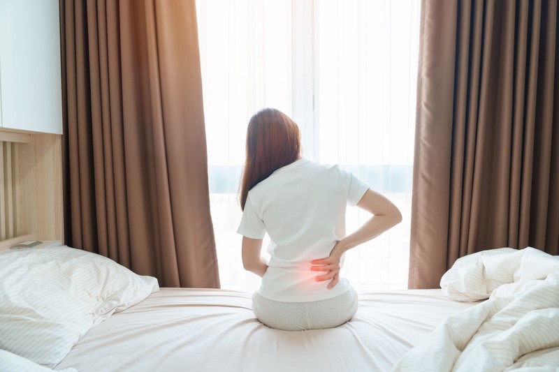 Kevés alvással jobban fáj - ezért fokozza az alváshiány a fájdalmakat