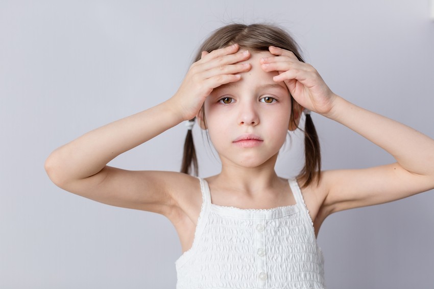 A fiatalok fejfájását gyakran nem veszik olyan komolyan, mint a felnőttekét, pedig hosszú távon jelentősen ronthatja a gyerekek életminőségét.