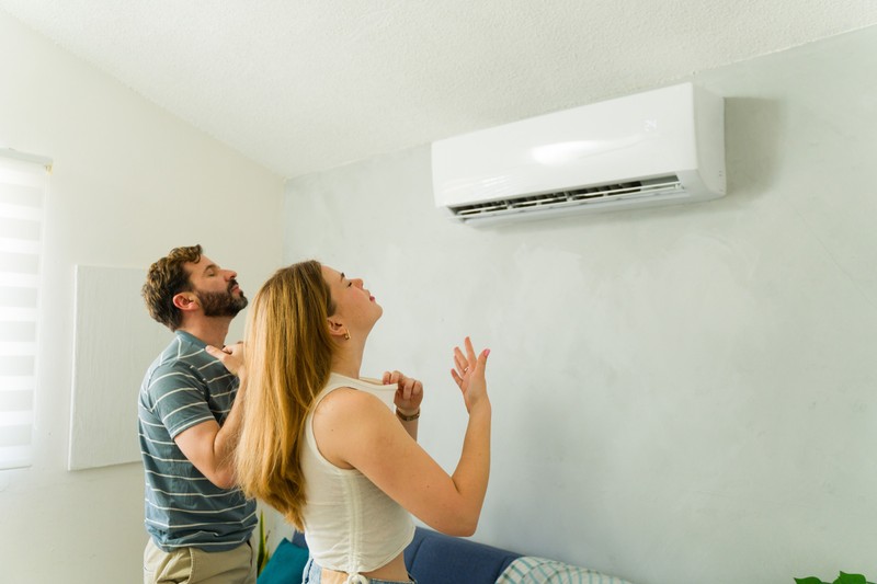 Légkondizik éjjel-nappal? Ezért lehet veszélyes az egészségére