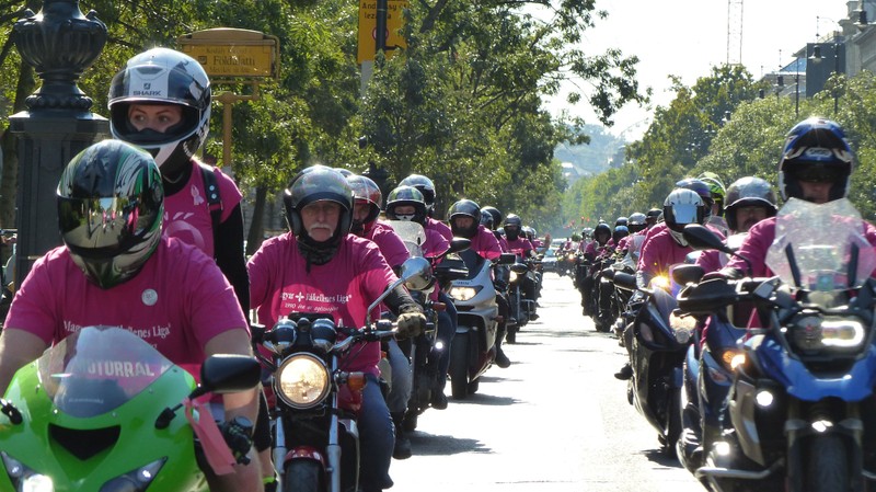 Motorral a mellrák ellen - ez történt képekben