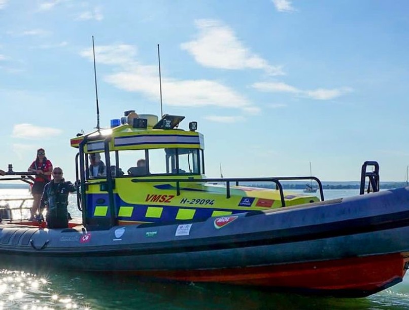 mentők veddészreamentőt vmsz omsz mentők, mentés, sürgősségim mentőhajó