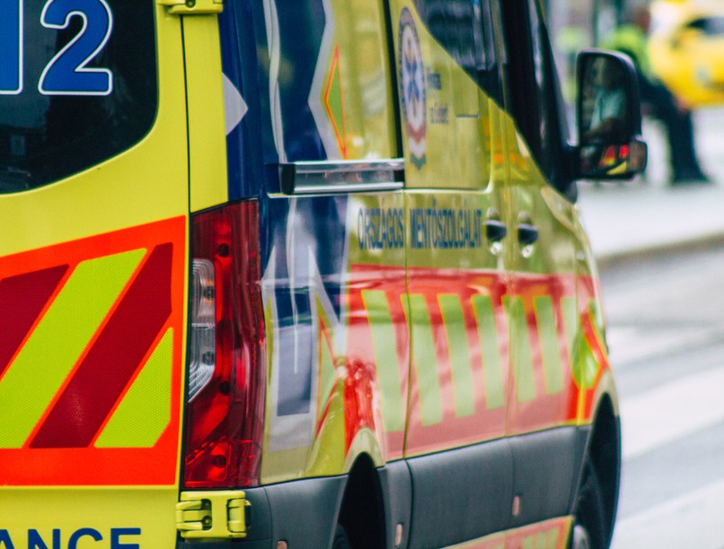 mentők, mentő, fuldoklás, sürgősségi