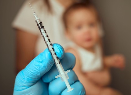 Gyermekorvosunkról kiderült, hogy nem adta be a kötelező oltásokat - Mit tegyünk? Az orvos válaszol    című cikk nyitóképe