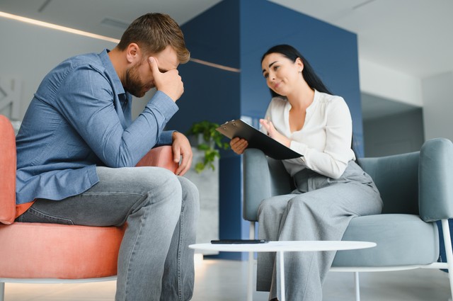 Mit tesz az aggyal 14 év alkoholfüggőség? Ádám története megmutatja a józanság igazi arcát