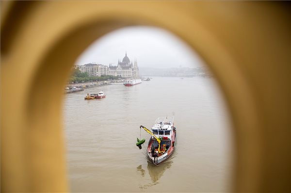 Az eltűnt túristahajó vizsgálata