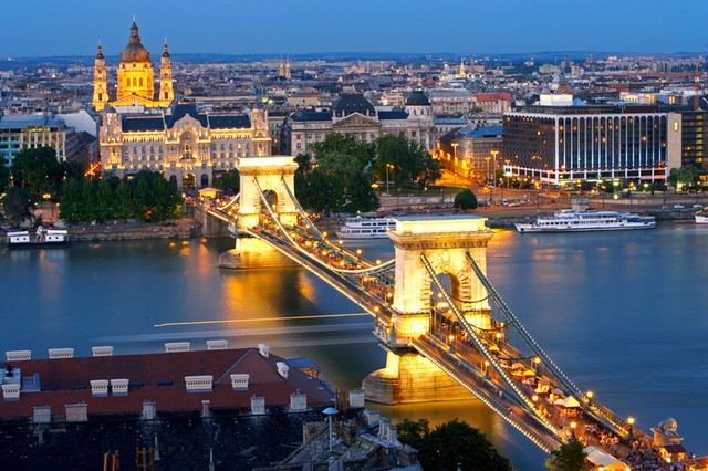 Koronavírus: Szlávik szerint az enyhítések még messze vannak