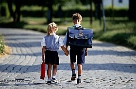 Becsöngetés, sulitáska, megfelelési kényszerek... Hogyan segítsük az iskolakezdést?