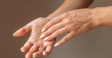  Nem kell többé elrejtenie a kezét – így csökkenthető az tenyérizzadás tartósan 