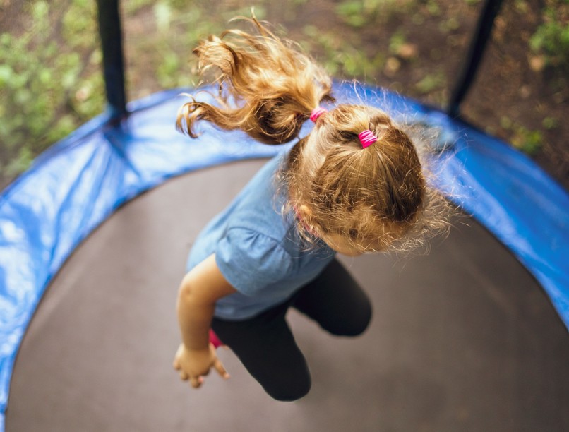 trambulin gyerek veszély sérülés biztonság