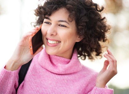 Mit jelent a pszichológia szerint, ha valaki beszéd közben piszkálja, babrálja a haját? című cikk nyitóképe