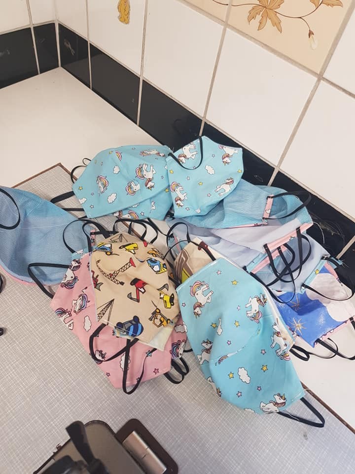 Koronavírus: ingyen varr szájmaszkot a herendi varrónő, a szabásmintát is közreadta