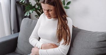  Tompa fájdalmat érzek a hasam jobb oldalában - mi lehet ez? Az orvos válaszol 