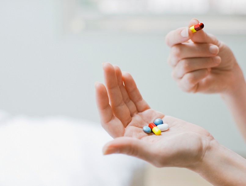 gyógyszer, koronavírus, covid, lázcsillapító, vérhigító