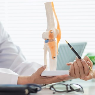 Burzitisz (nyáktömlő-gyulladás) tünetei, vizsgálata és kezelése című cikk nyitóképe