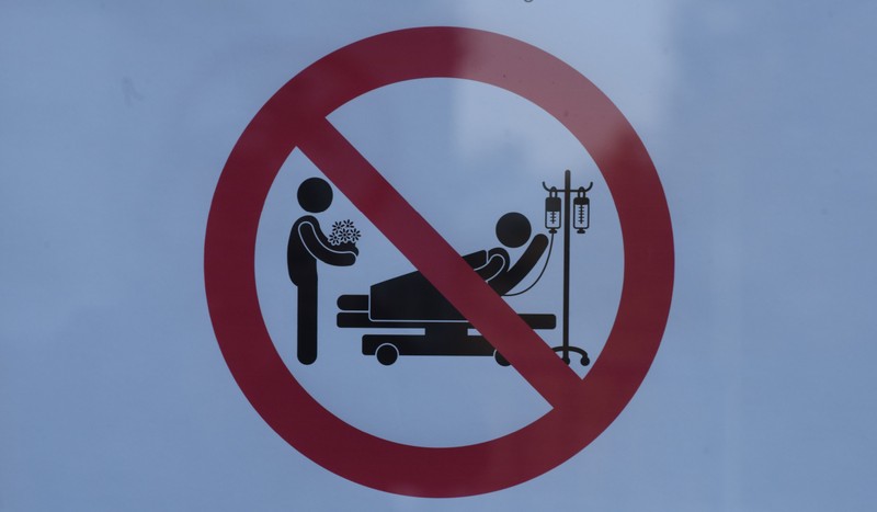 Teljeskörű látogatási tilalmat vezetnek be szombattól ezen a klinikán