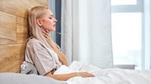 Állandóan köszörüli a torkát, pedig nem beteg? Több oka is lehet a kellemetlen tünetnek című cikk nyitóképe