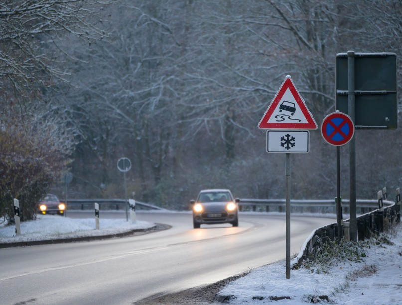 közúti baleset Ausztria csúszós utak