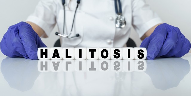 Halitózis, rossz szájszag: oka, tünete és kezelése