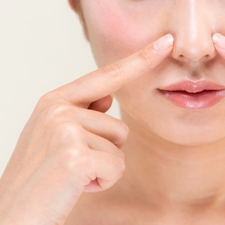 Piros folt, dudor, kiütés – ezeket üzenheti az orra az egészségéről című cikk nyitóképe