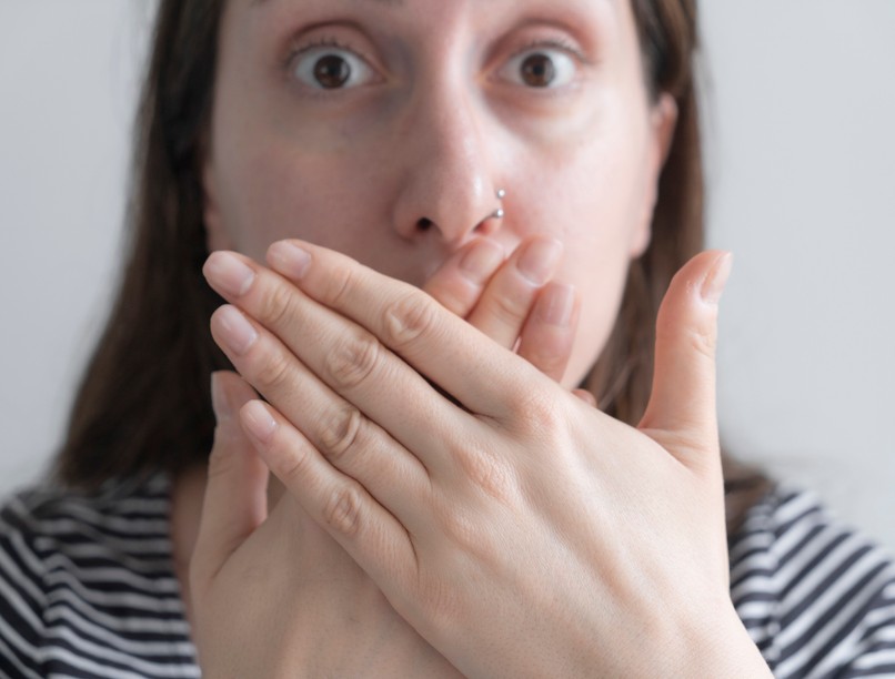 fémes szájíz oka mandulakő