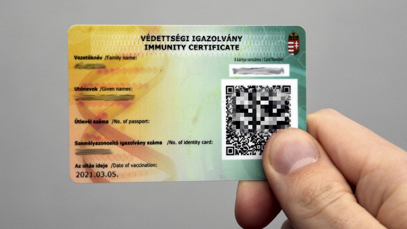 Bevégeztetett: megszűnik a covid oltási igazolvány Magyarországon