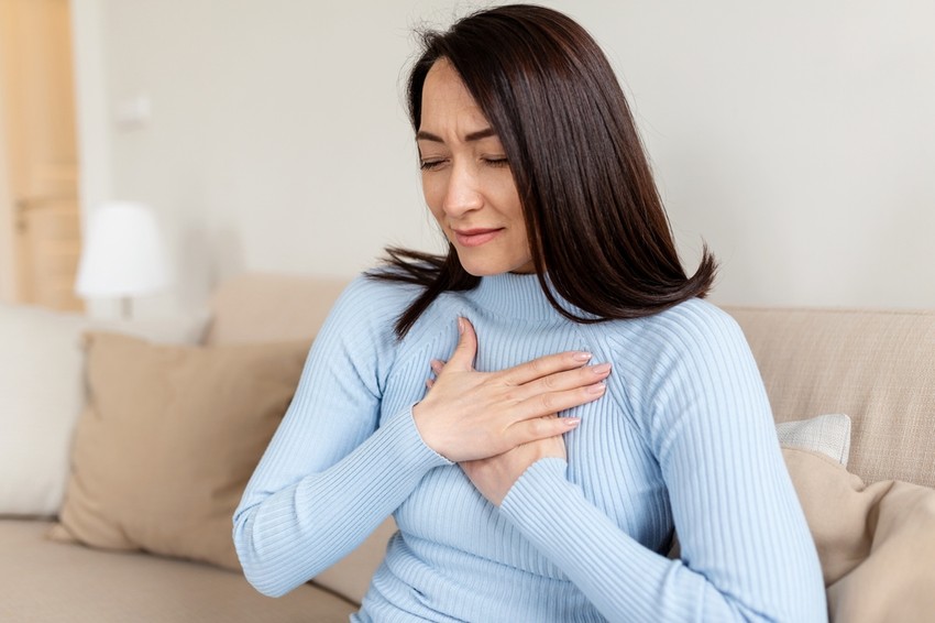 Nem csak a mellkasi fájdalom jelezheti a szívrohamot.