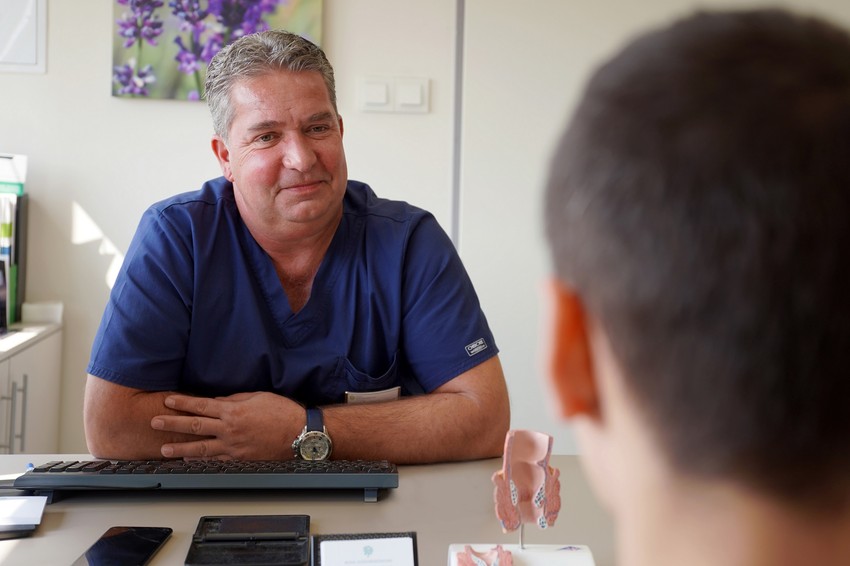 Dr. Ledneczky György