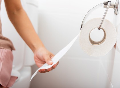 „Azt hittem, aranyér” – a 66 éves nő majdnem figyelmen kívül hagyta a végbélrák jellegzetes tüneteit című cikk nyitóképe