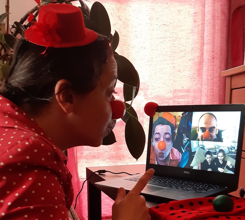 Rendeljen vidámságot: online is vizitelnek a Bohócdoktorok