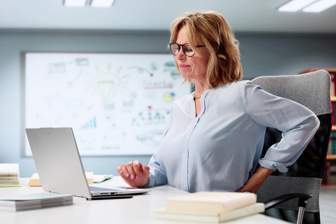 Hátfájás, derékfájás: így teheti tönkre a munkahely az egészségünket című cikk nyitóképe