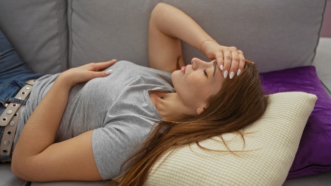 Mit jelent, ha estére mindig megfájdul a fejem? Így ismerheti fel az okokat című cikk nyitóképe