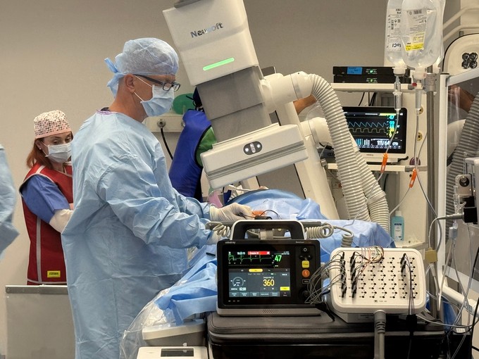 Robot segíti a szívritmuszavarok kezelését a Szegedi Tudományegyetemen című cikk nyitóképe