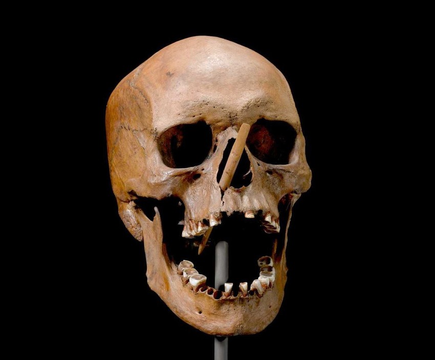 A földművelés elterjedése a késő kőkorszaki Európában nem a vadászó-gyűjtögető életmódról való zökkenőmentes átmenet volt, hanem egy véres hatalomátvétel, amelynek során a nomád populációkat néhány generáció alatt kiirtották a földműves telepesek. Ezt a tragikus népirtást állapította meg egy új tanulmány.