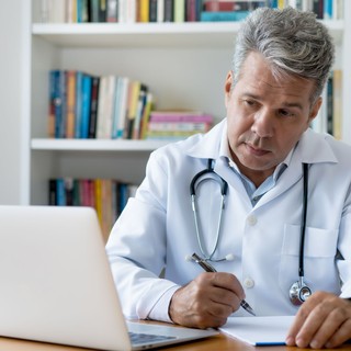 Egyre több ember szenved bél-, máj- és hasnyálmirigyrákban: egy onkológus elmagyarázza az okát! című cikk nyitóképe