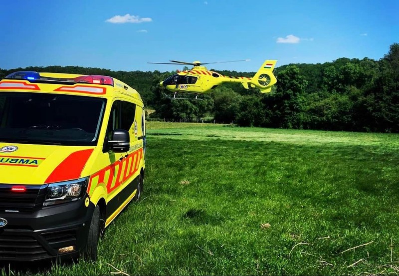 Több tonnányi homok temette maga alá a kamionsofőrt