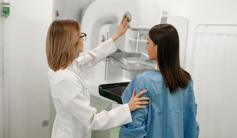 Miért van szükség mammográfiára, miért nem elég az ultrahang? Az orvos válaszol