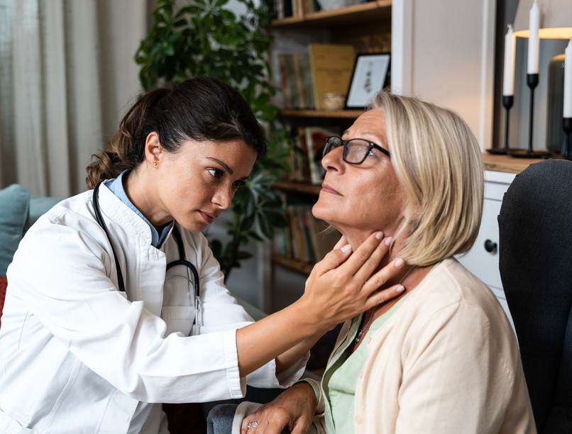 duzzanat göb nyakon pajzsmirigyrák jele daganat tünet