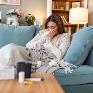 Meddig fertőz a megfázás és az influenza? Ha ezeket tapasztalja, inkább maradjon még otthon! című cikk nyitóképe