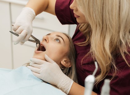 Mikor lehet enni foghúzás után? A gyógyulás érdekében érdemes ezeket betartani című cikk nyitóképe