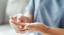 Nézze meg az ujjait: ez a furcsa elváltozás komoly betegségre is figyelmeztethet című cikk nyitóképe