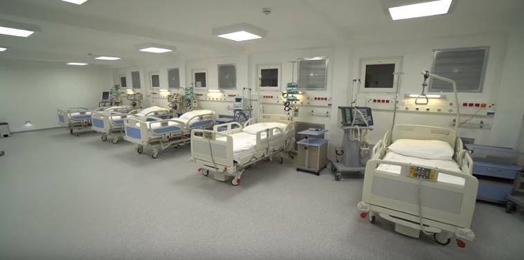 Koronavírus: videón a kiskunhalasi mobil járványkórház