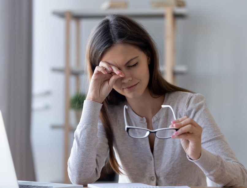 fáradt száraz szem oka kezelése