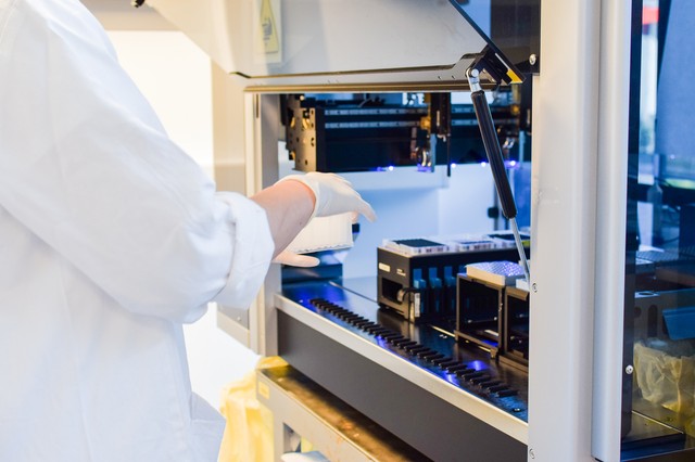 PCR, antigén, szerológiai vizsgálat: melyik koronavírus teszt mennyire megbízható?