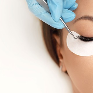 Műszempillája van? Akár a természetes szempillák elvesztését is okozhatja az, ha allergiás című cikk nyitóképe